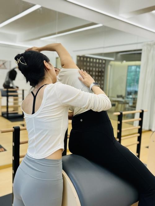 普拉提教练培训_北极星普拉提华南培训中心_意施精准塑形普拉提