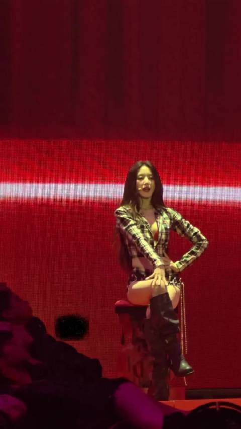 开挂的叶舒华真的是太养眼了，真佩服她瘦成一道闪电了