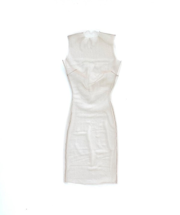 肯爺老婆紅毯「全見透視裝」原來是廣告？bianca censori成yeezy女裝活看板，大膽穿著有沒有被控制？