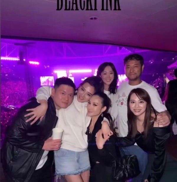 Blackpink演唱会现场惊现10位明星？