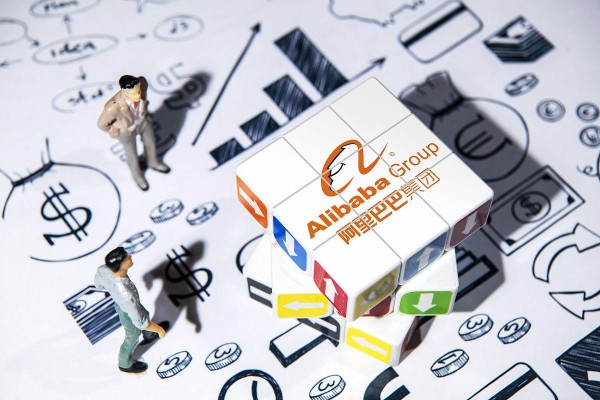 何超琼谢霆锋哈尔滨密会背后：顶级人脉的“跨界经济学”