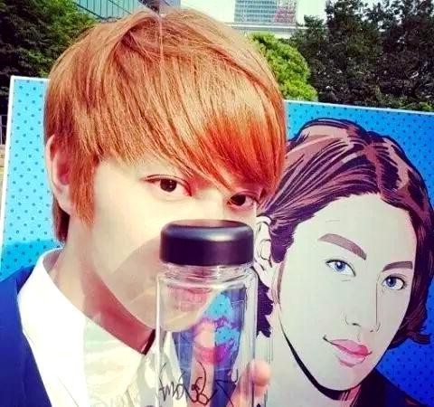 韩流明星的蜕变之路：选秀与练习生涯揭秘