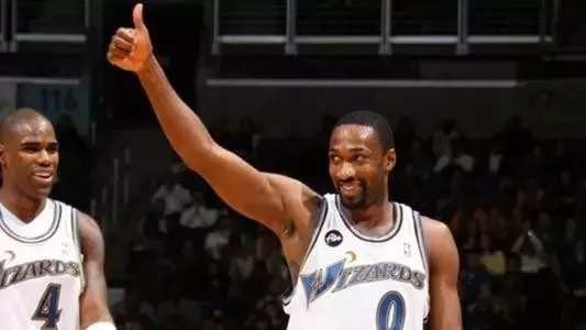 那些输给“半月板“的NBA明星球员们