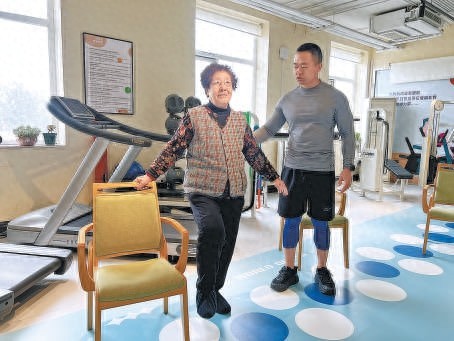 记者调查：健身房年龄设门槛，请多些“老年友好型”健身房