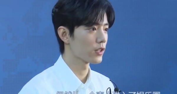 肖战接受访谈不卑不亢，重新定义偶像与粉丝的关系