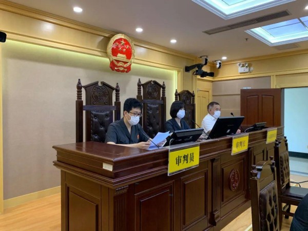 易烊千玺代言广告陷“罗生门”？骗子卷走2000余万！上海法院判了