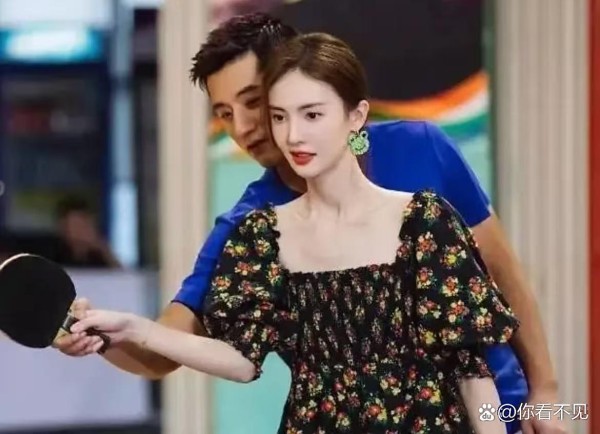 有次张继科打完比赛，顺手拿起桌上...@你看不见的动态