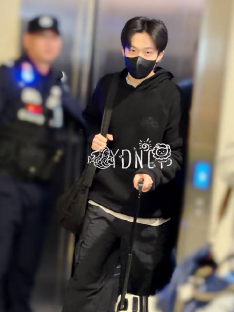 冠军小王起落平安