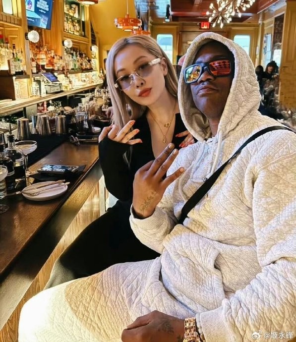 除了石宇奇，还有哪些中国知名运动员曾跨界尝试音乐或娱乐领域？