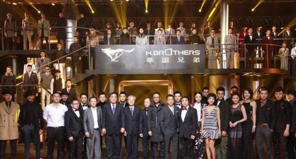 昔日华谊三大头牌：一位销声匿迹一位陷入舆论漩涡，而她屹立不倒