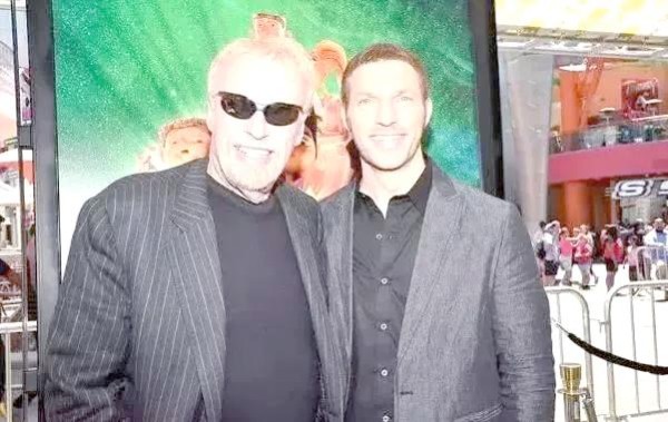 明星的奋斗之路：从富裕背景到成功光环