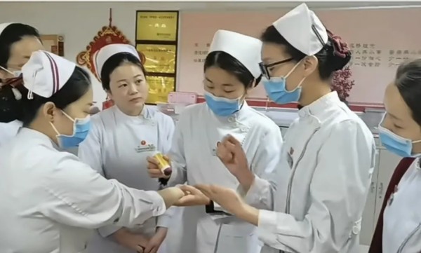 优质护理服务明星护士 邱晨:敬业奉献、团结协作,诠释优秀护士内涵!