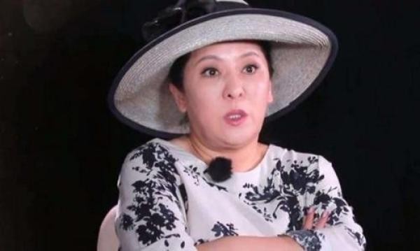 陈明英个人资料 向太陈明英成长经历曝光简直令人能拍偶像剧