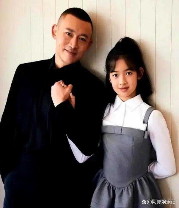 聂远一声老师喊炸锅！11岁星二代刷屏，娱乐圈真成世袭制了？