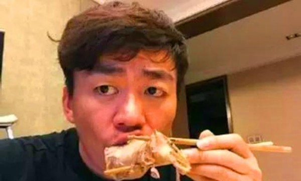 草根出身的明星王宝强,每次回老家必须吃的美食!