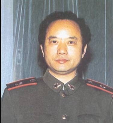 江山入画 笔墨铸魂|殷培华32平尺巨幅山水画《大江东去》的时代价值探析