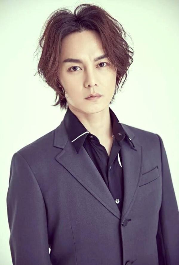 明星名字接龙:从孙红雷到郑伊健的演艺之旅