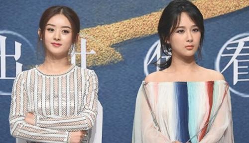 赵丽颖在娱乐圈里面的真是出境, 其实从她独坐台下就能一眼看出!