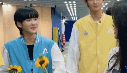 胡歌、吴亦凡、邓伦、王俊凯，众明星追星成功现场大盘点