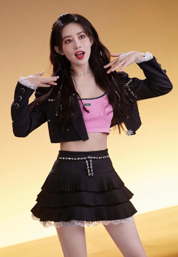 “终于实锤了！”曝某对大热CP暗中恋爱多年，同居证据曝光、亲密互动全被拍，网友：果然甜的都是真的！