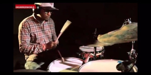 Chris Dave是来自美国的爵士鼓手……