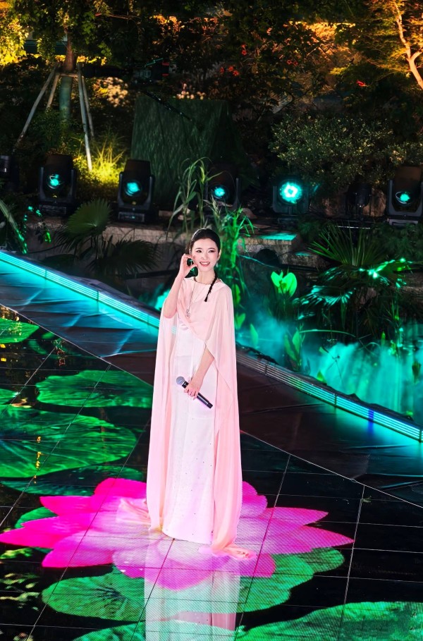 李云霄央视的六个舞台