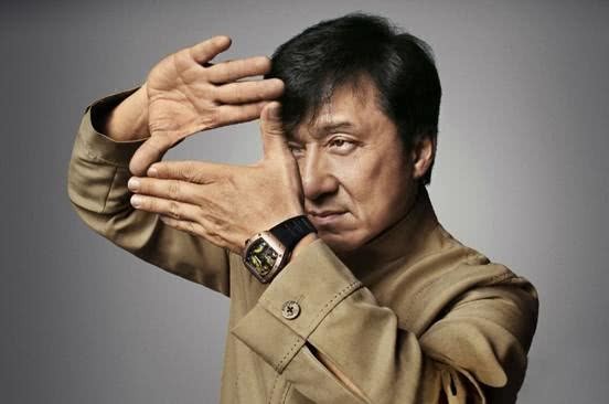 娱乐圈中的这些明星，一出道就非常火，现在也非常火