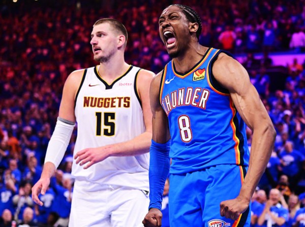 场均29分12板11助，从联盟第一人慢慢滑落，这一次似乎你也塌房了