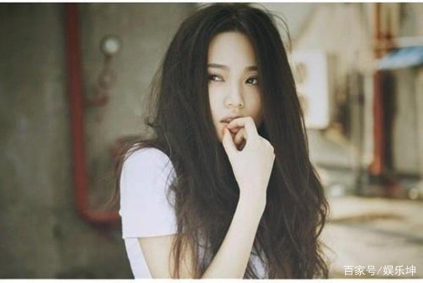 治愈型女歌手任然，歌火人不火，网友：喜欢你的人不在乎你火不火