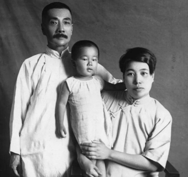 鲁迅后人成就如何？儿子成高级干部，还有一位是明星，家喻户晓