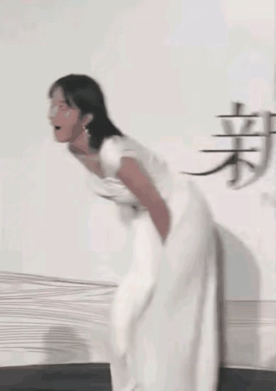 娱乐圈的女明星，太久没有热度，已经开始着急了