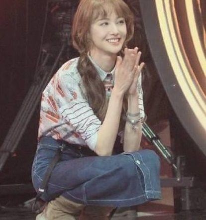 他们都是用命去拍戏，做明星也不容易，光环背后有太多的心酸