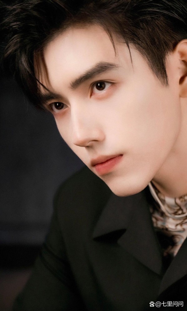 #娱乐圈吃瓜# 最近的瓜基本上都...@七里问问的动态