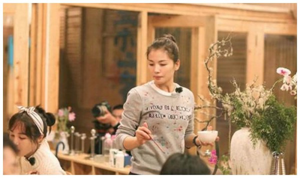 《亲爱的客栈2》嘉宾名单正式出炉，网友：怎么会有他