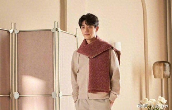 泰国明星曝光肖战米兰时装周状态！直呼肖战超级酷帅，是自己偶像