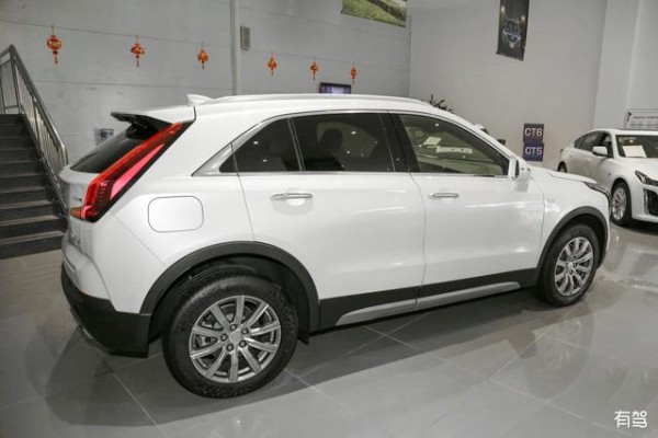 戚薇代言凯迪拉克XT4：大女主时代，谁在掌控方向盘？-有驾