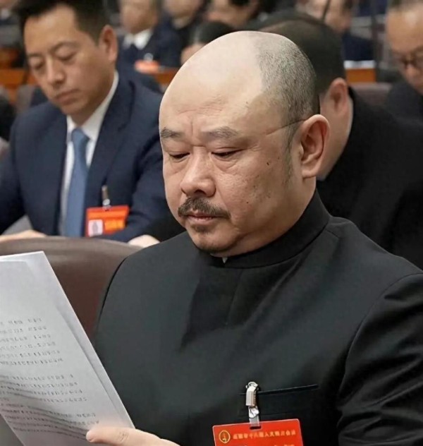 恭喜刀郎先生，始于布衣，终进庙堂，开启参政议政的高端人生