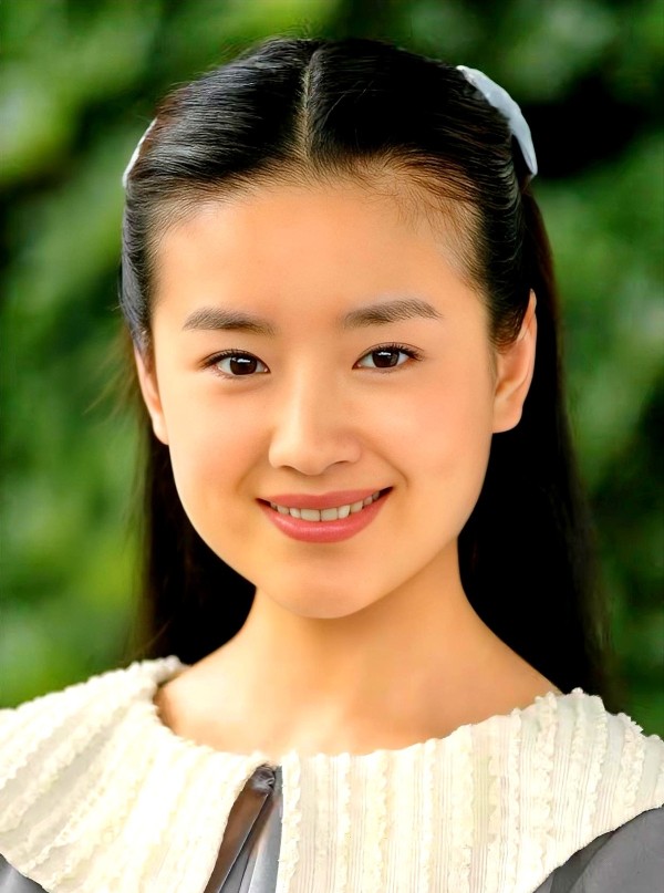 过一天富足蛋糕：娱乐圈的情感纠葛向来是吃瓜群众最热衷的话题，今天我们来盘点那些身处舆论漩涡的明星婚姻故事。

这些事件背后，藏着多少不为人知的真相？

马伊琍“且行且珍惜”的回应曾被视为教科书级公关案例，五年后潇洒转身的姿态更让人看到独立女性的底气。王菲的每段感情都轰轰烈烈，与李亚鹏的婚姻结束时那句“我还好，你也保重”至今仍是体面分手的典范。范冰冰和李晨的“我们”体官宣曾刷爆热搜，如今再看恍如隔世...