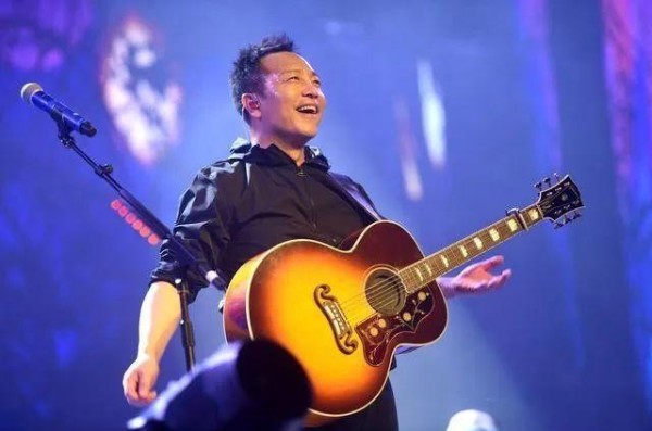 许巍“烟嗓”真相：野路子唱法的得与失