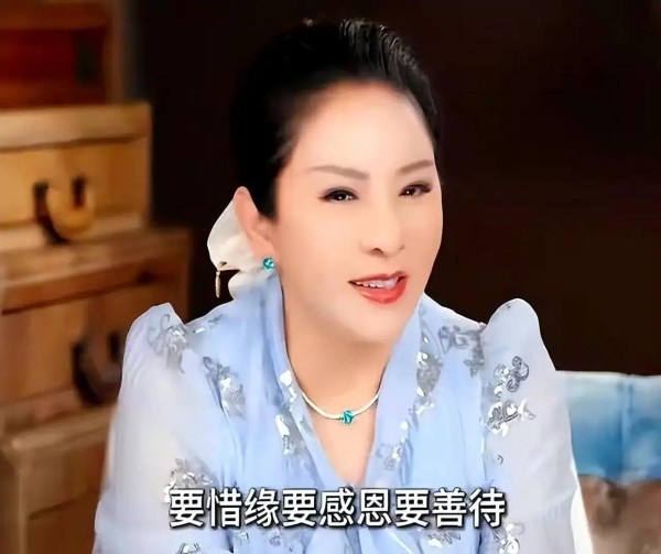 王菲春晚选曲真相亏本演出为何还被质疑？