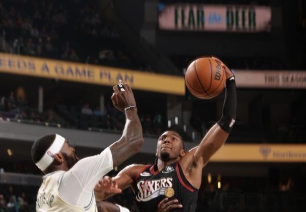 费城新王!马克西场均轰33+7,乔治:他是灵魂人物_新闻