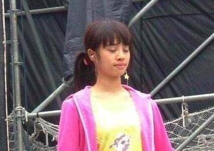 盘点明星最初荧幕亮相照片，关晓彤并没有什么大变化