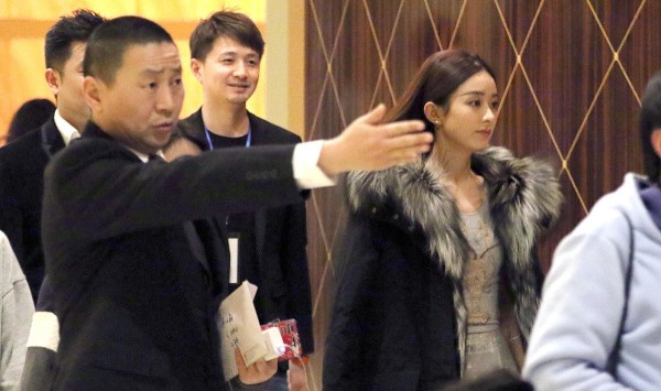 赵丽颖被曝恋情造假背后：狗仔乌龙事件折射明星隐私之殇