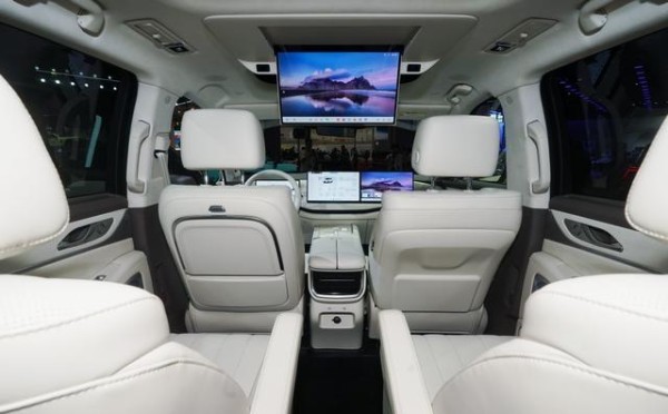 中国自主品牌高端MPV持续升级迭代，四款明星产品应对不同使用环境，彰显民族汽车工业创新实力与市场竞争力-有驾