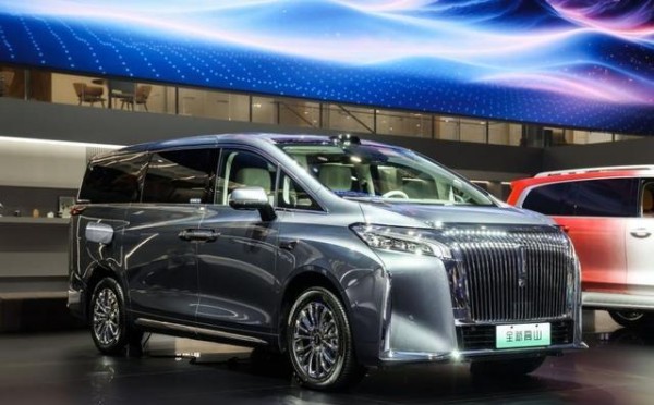 中国自主品牌高端MPV持续升级迭代，四款明星产品应对不同使用环境，彰显民族汽车工业创新实力与市场竞争力-有驾
