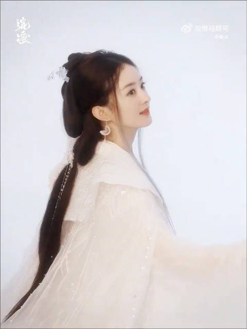 赵丽颖碎梦仙君反派造型曝光，清冷妆容演绎幕后黑手