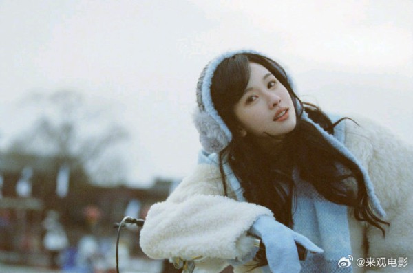 陈都灵这次的生活化打卡为何会引发全网热议和“可爱暴击”？