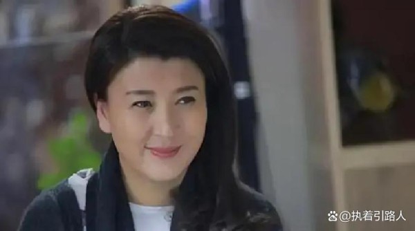 娱乐圈八卦越扒越细，连塑料牙签都成“大内幕”，网友脑洞真得开到爆炸了，真闲得慌你不服气？