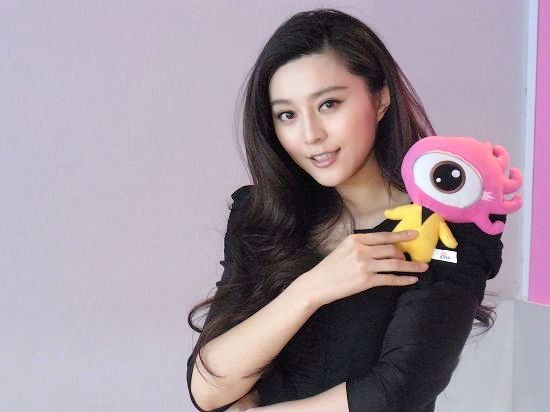 戛纳独家对话范冰冰：我的龙袍你未必敢穿(图)