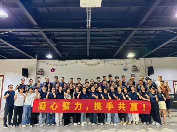 谢霆锋：从摔吉他到百亿帝国，明星跨界经商的天花板？